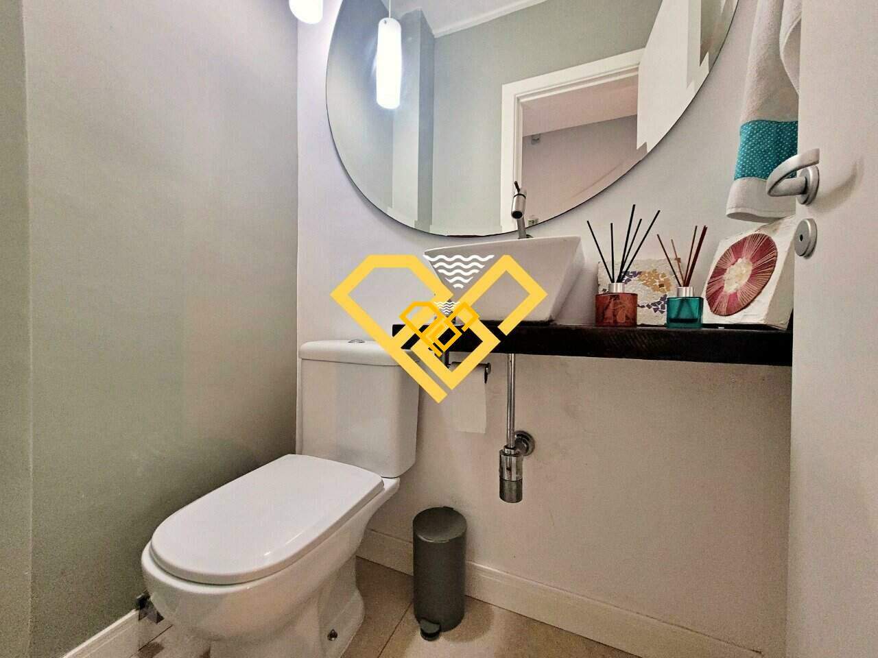 Apartamento à venda no Gonzaga: Lavabo