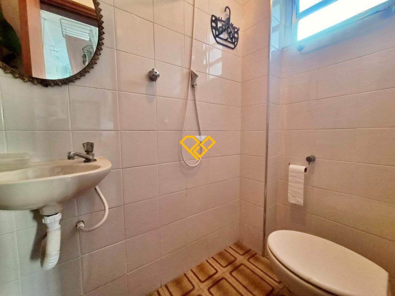 Apartamento à venda no Gonzaga: Wc de serviço