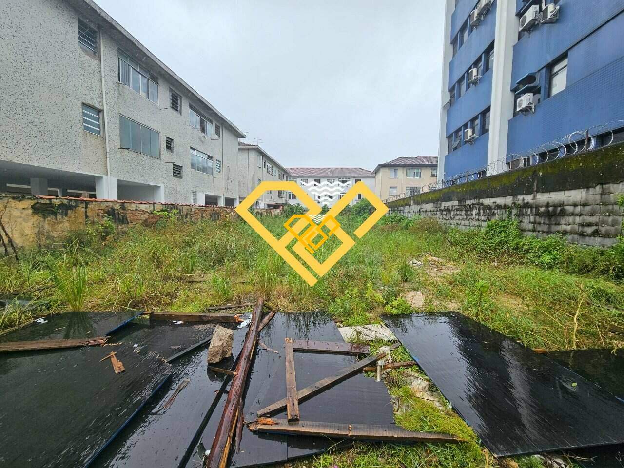 Terreno à venda no Macuco: 