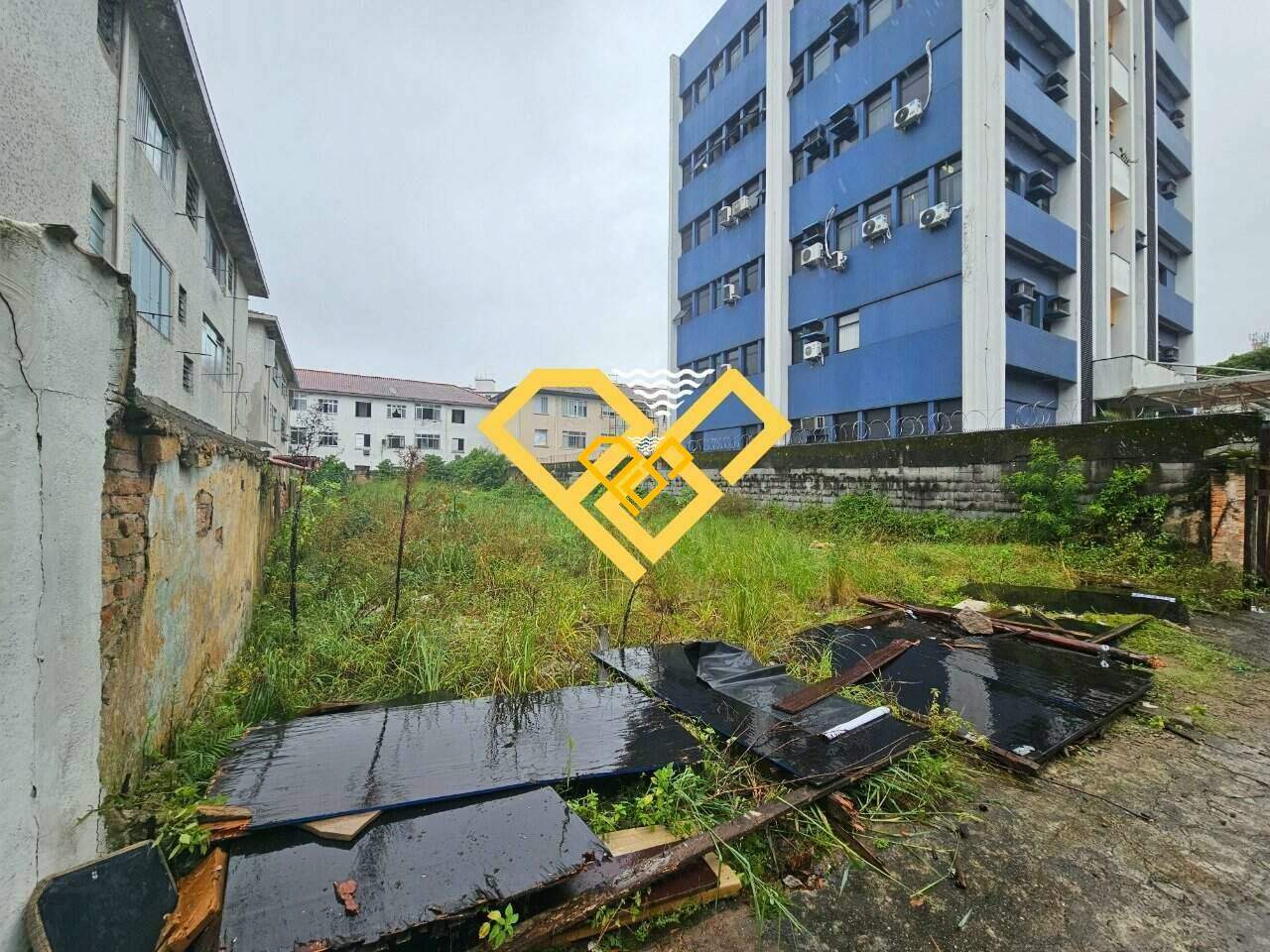 Terreno à venda no Macuco: 