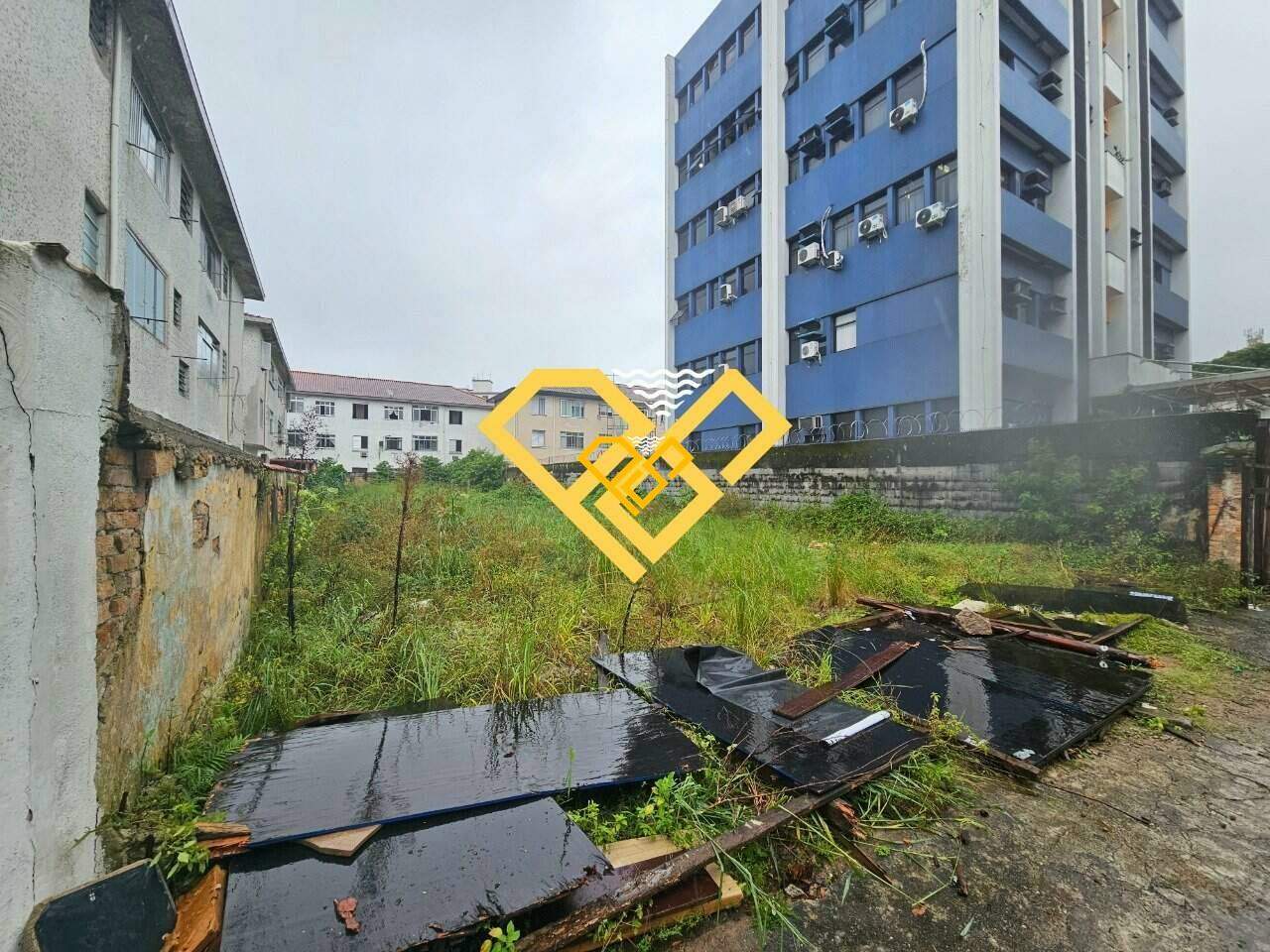 Terreno à venda no Macuco: 