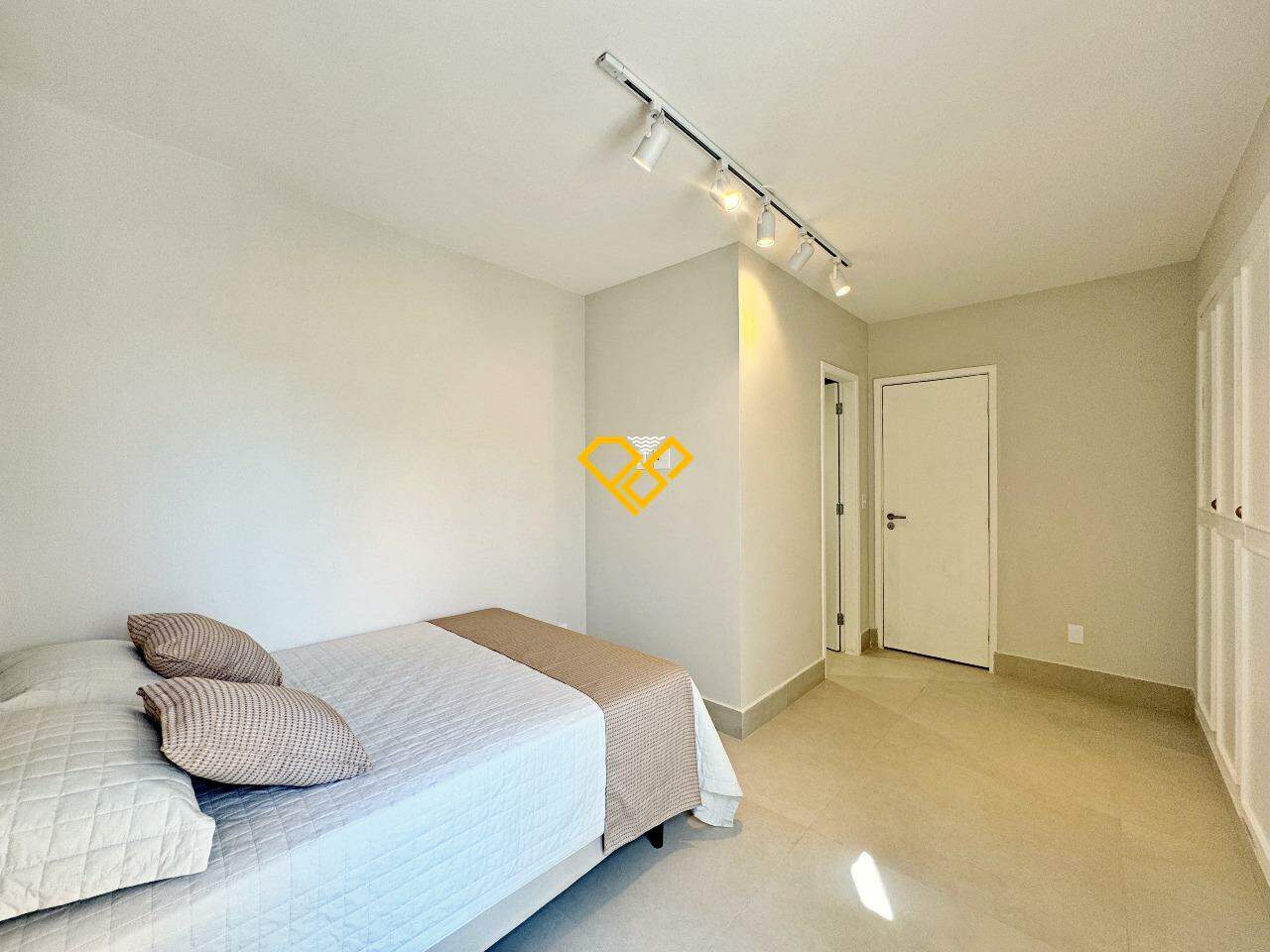 Apartamento à venda no Boqueirão: Dormitório 1 - suíte