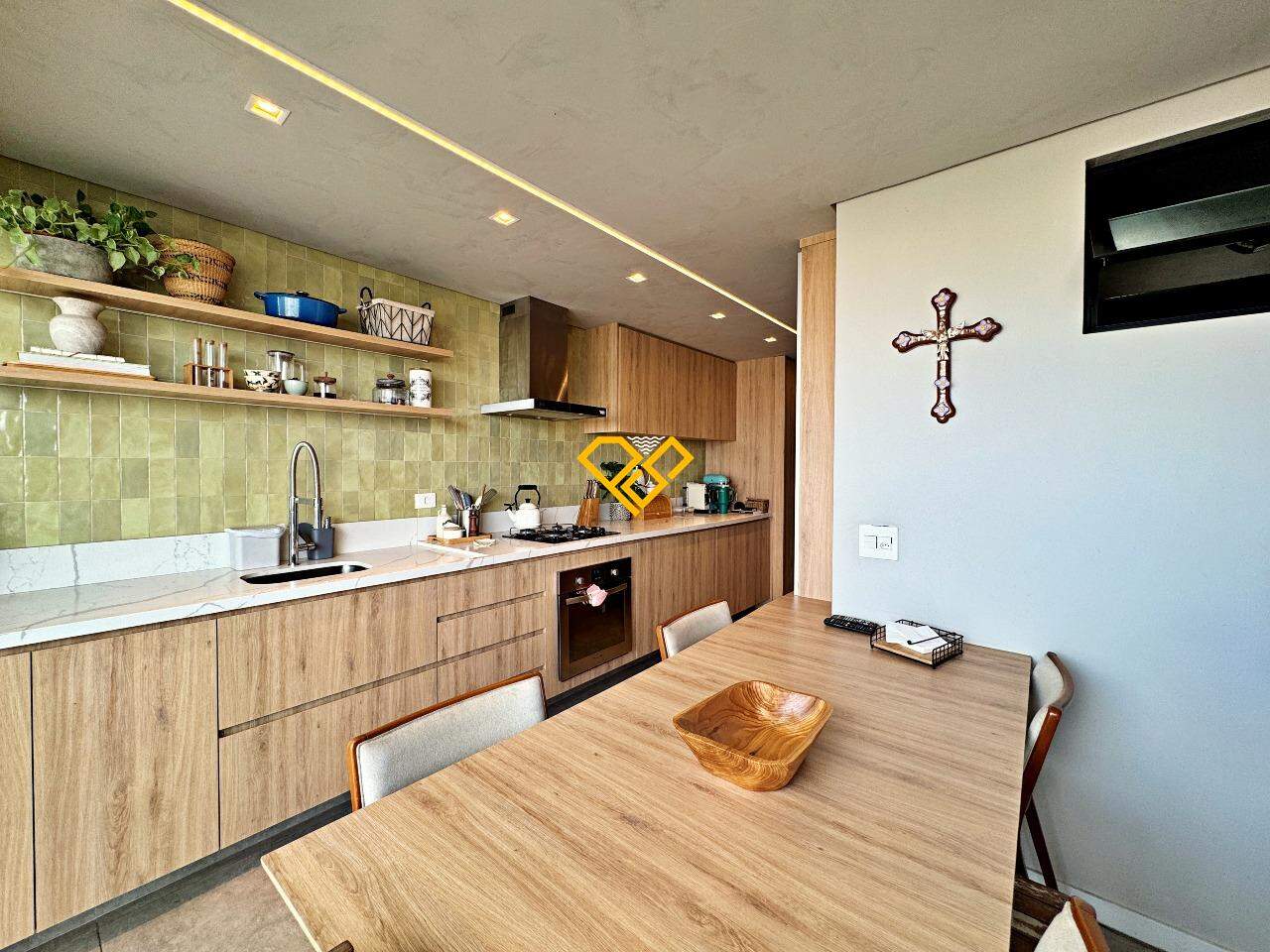 Apartamento à venda no Embaré: Varanda gourmet