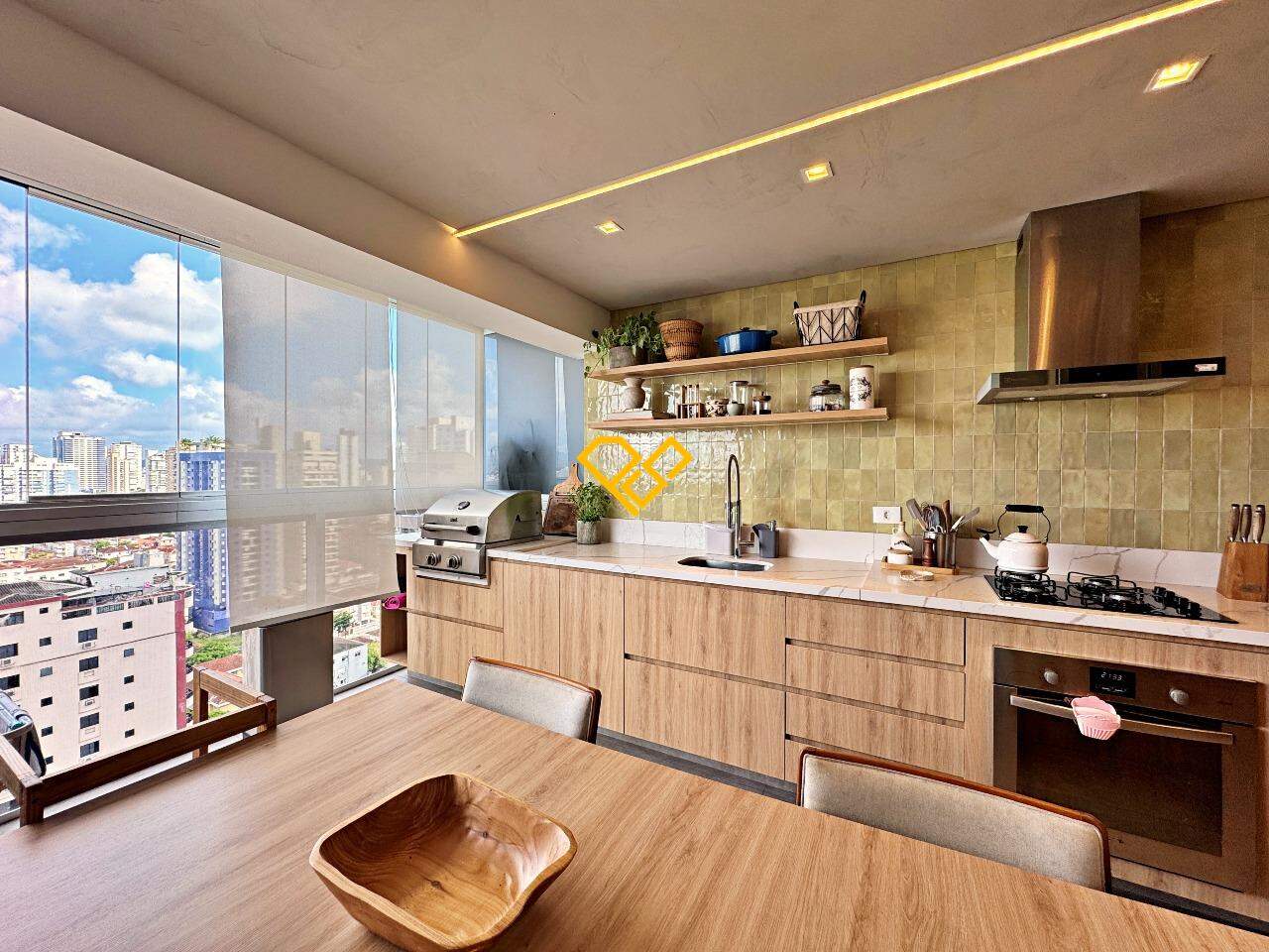 Apartamento à venda no Embaré: Varanda gourmet