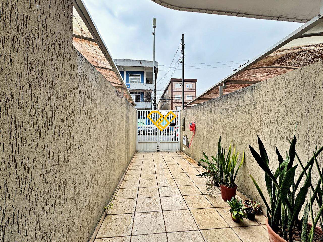 Sobreposta Alta à venda no Marapé: Garagem