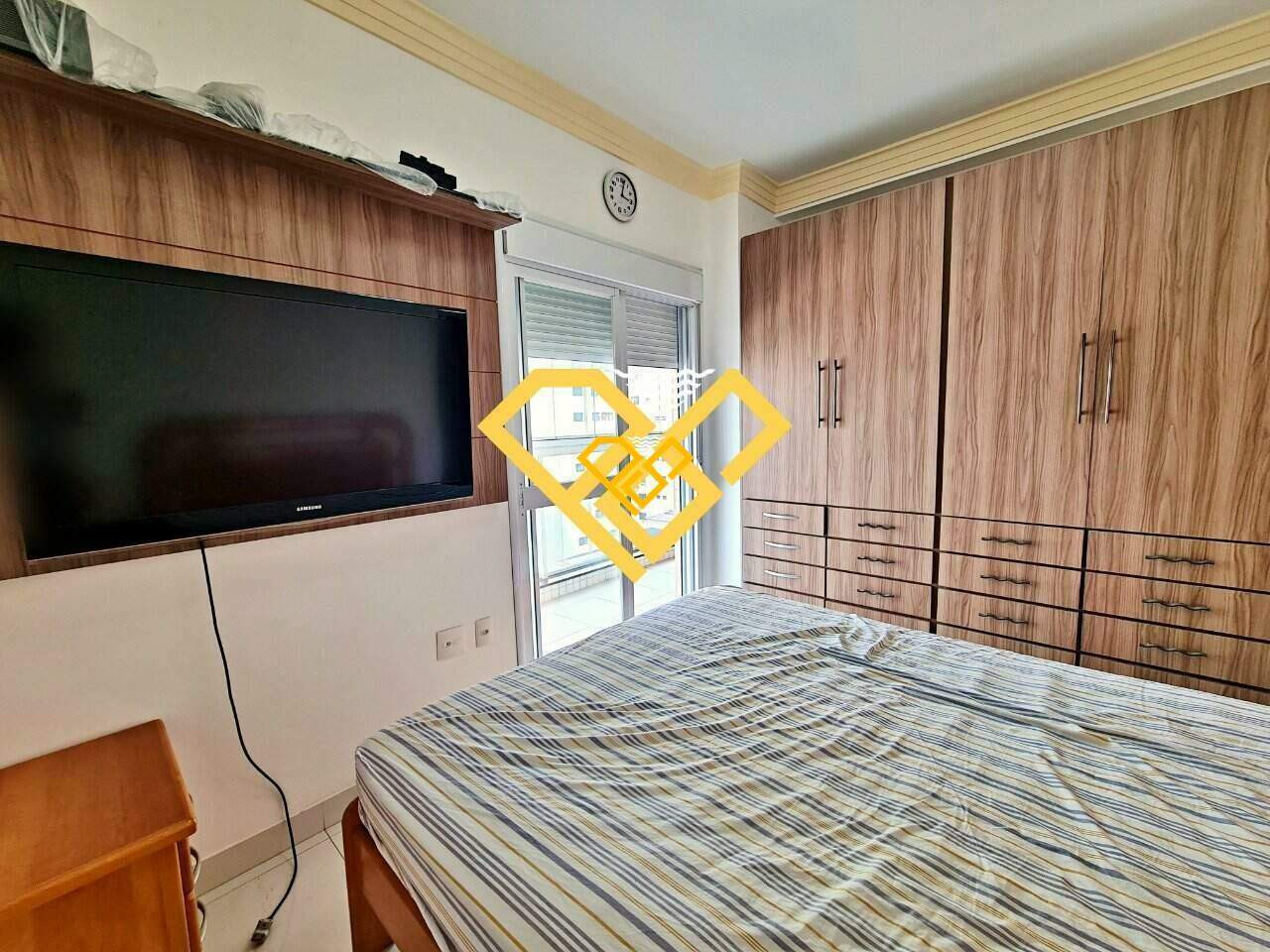 Apartamento à venda no Embaré: Dormitório 1 - suíte