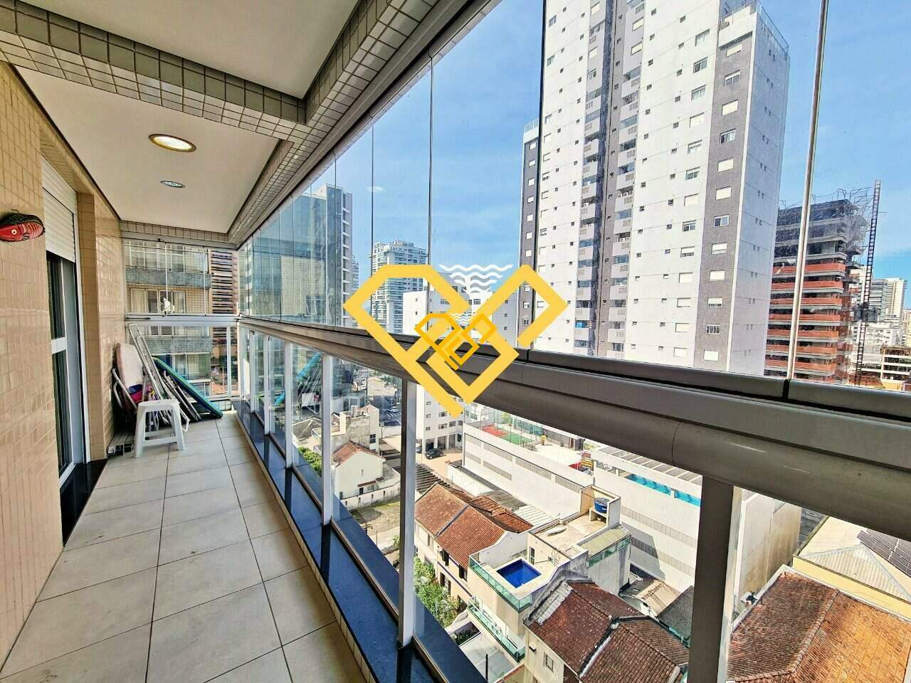 Apartamento à venda no Embaré: Varanda