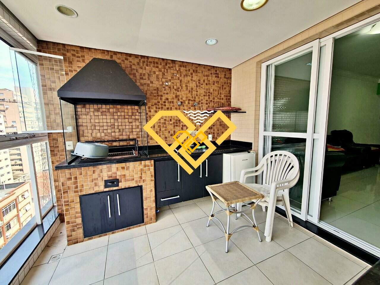 Apartamento à venda no Embaré: Varanda