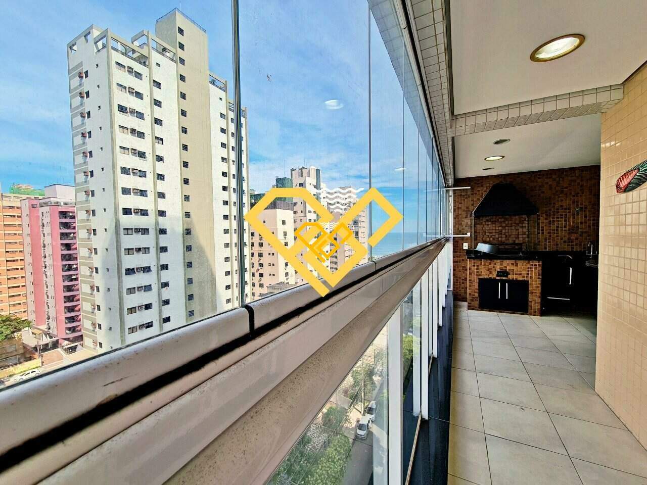 Apartamento à venda no Embaré: Varanda