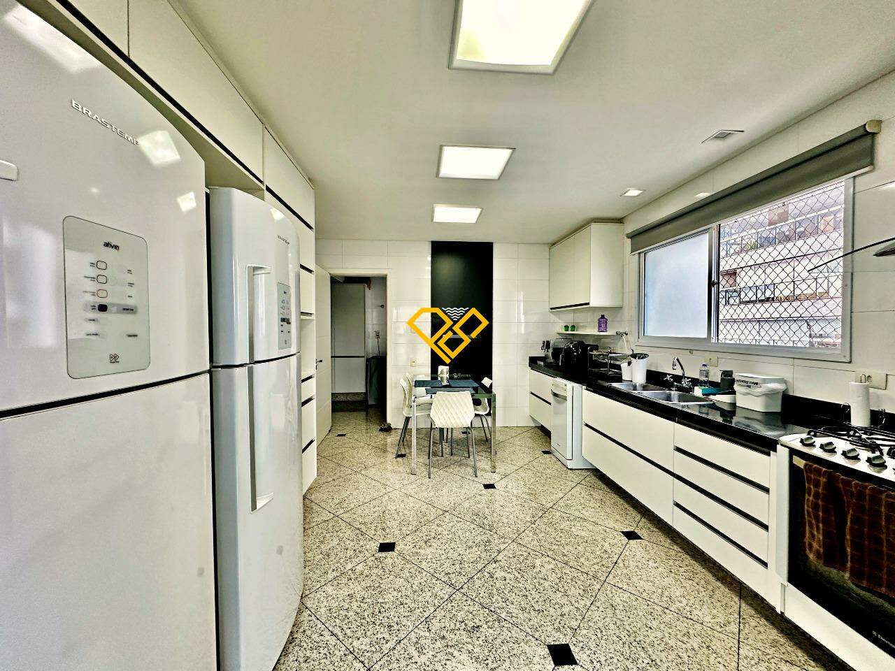 Apartamento à venda no Embaré: Cozinha