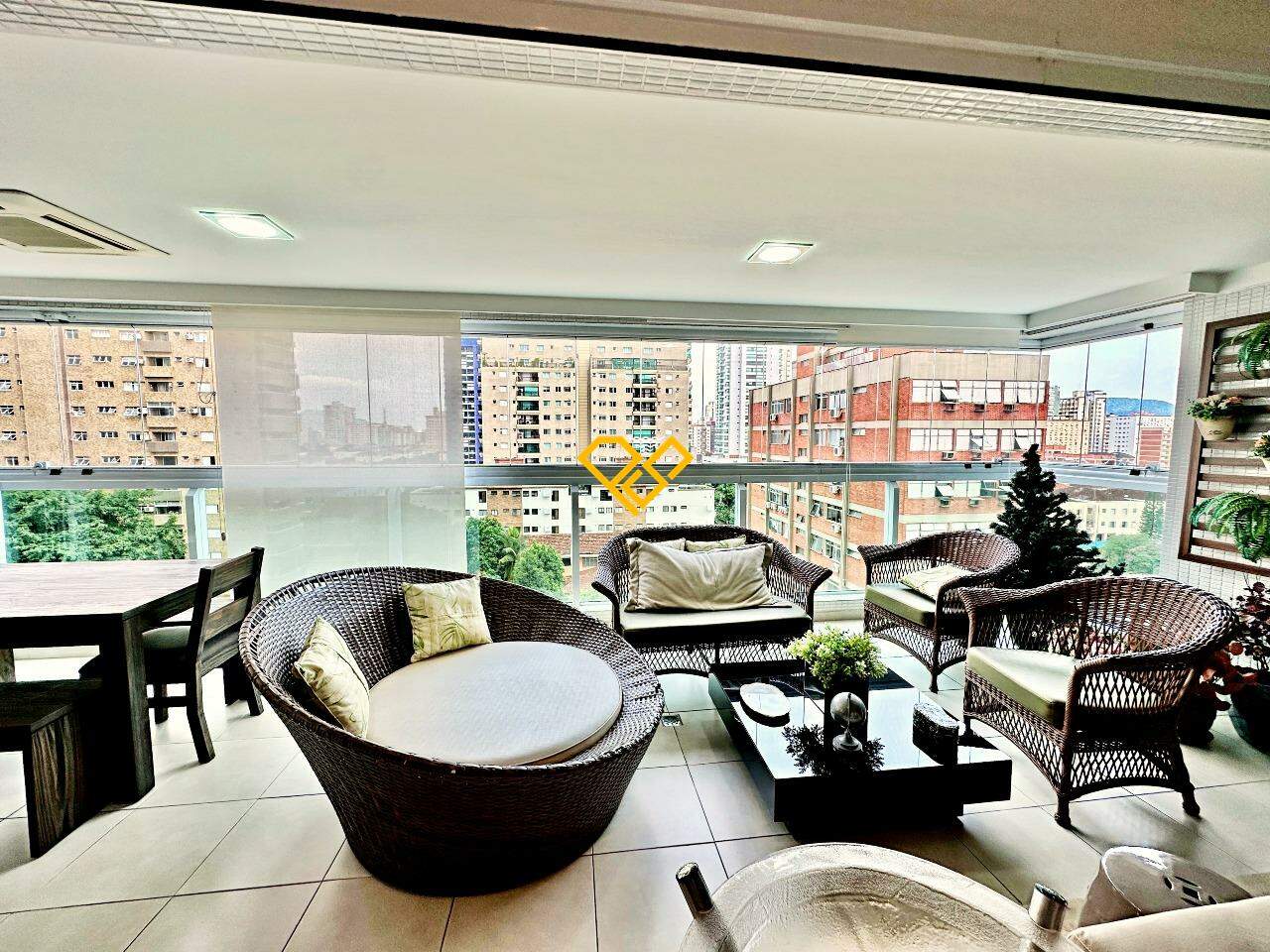 Apartamento à venda no Embaré: Varanda