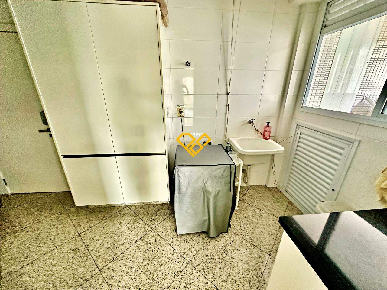 Apartamento à venda no Embaré: Área de serviço