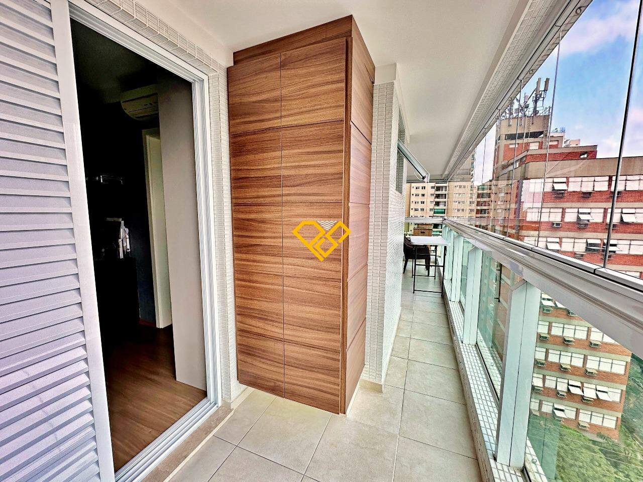 Apartamento à venda no Embaré: Varanda dormitórios