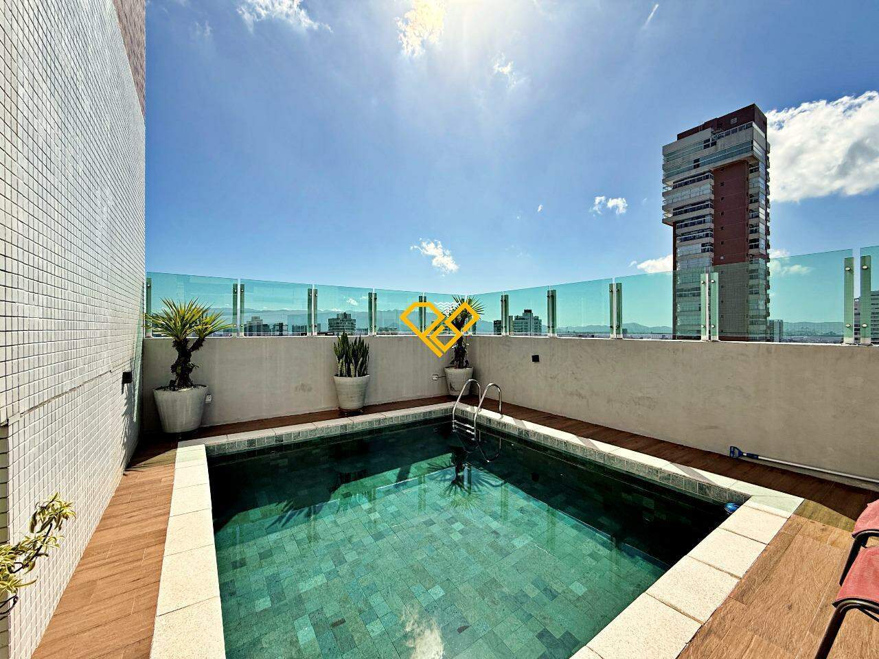 Cobertura à venda no Gonzaga: Piscina