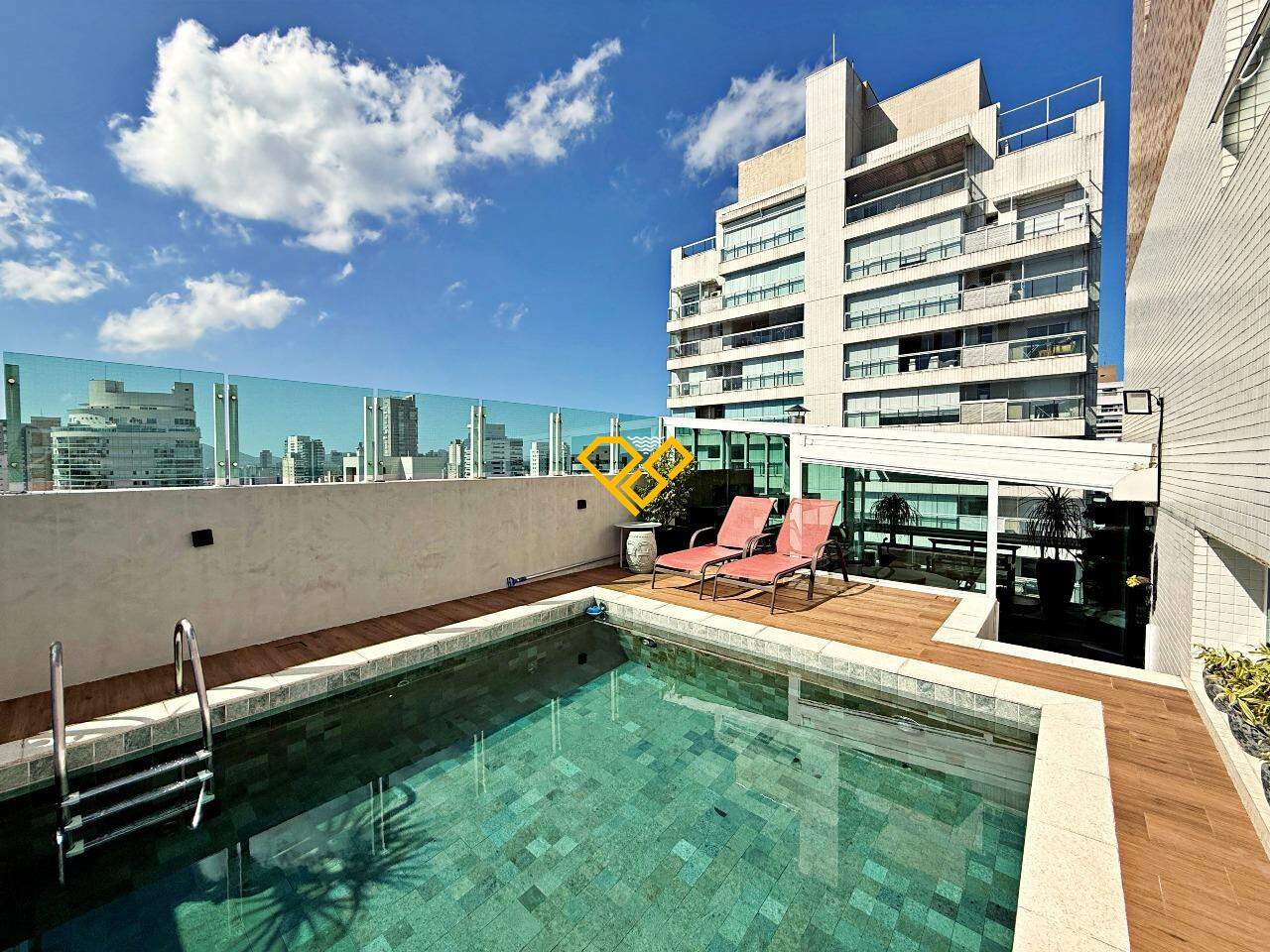Cobertura à venda no Gonzaga: Piscina