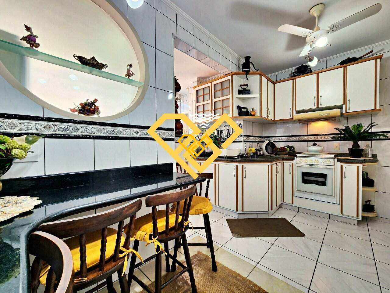 Apartamento à venda no Gonzaga: Cozinha