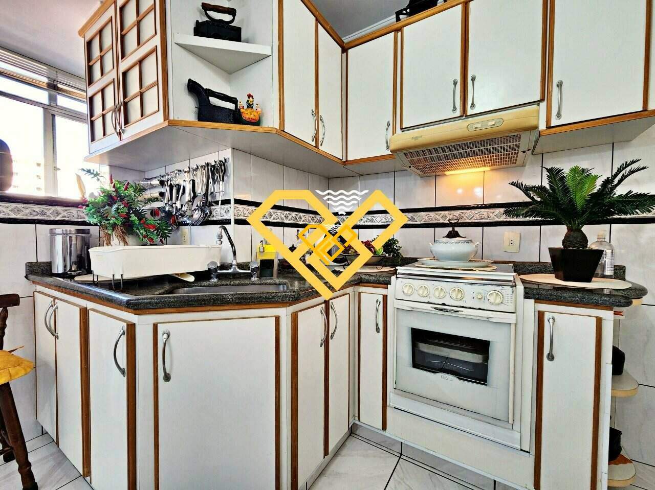 Apartamento à venda no Gonzaga: Cozinha
