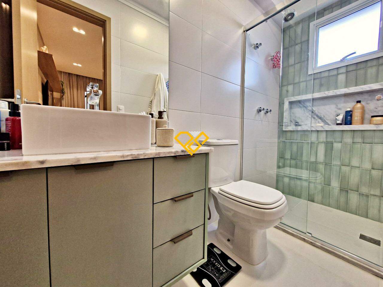 Apartamento à venda no Gonzaga: Wc suíte