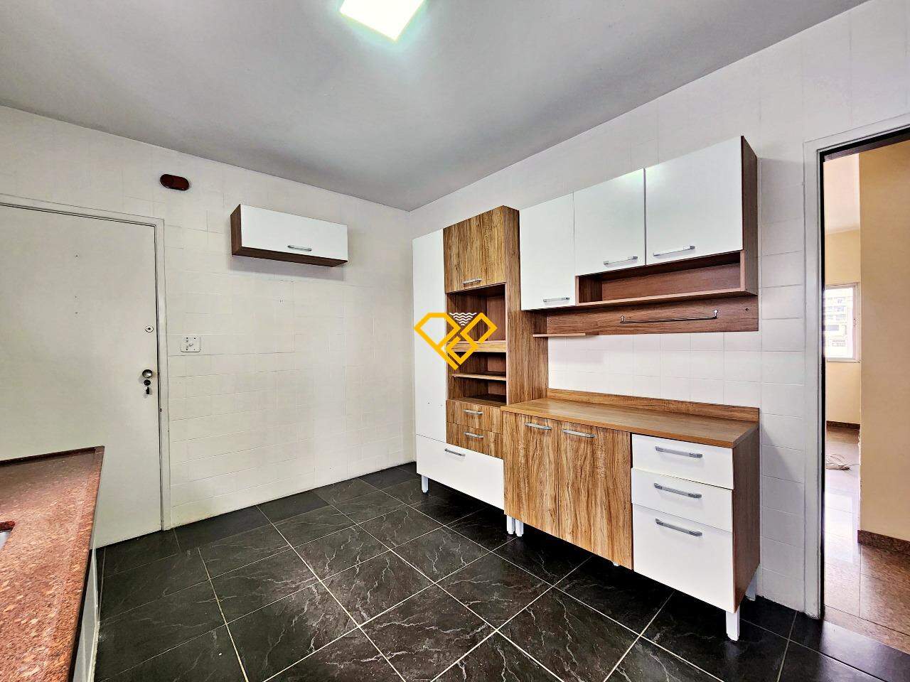 Apartamento à venda no Gonzaga: Cozinha