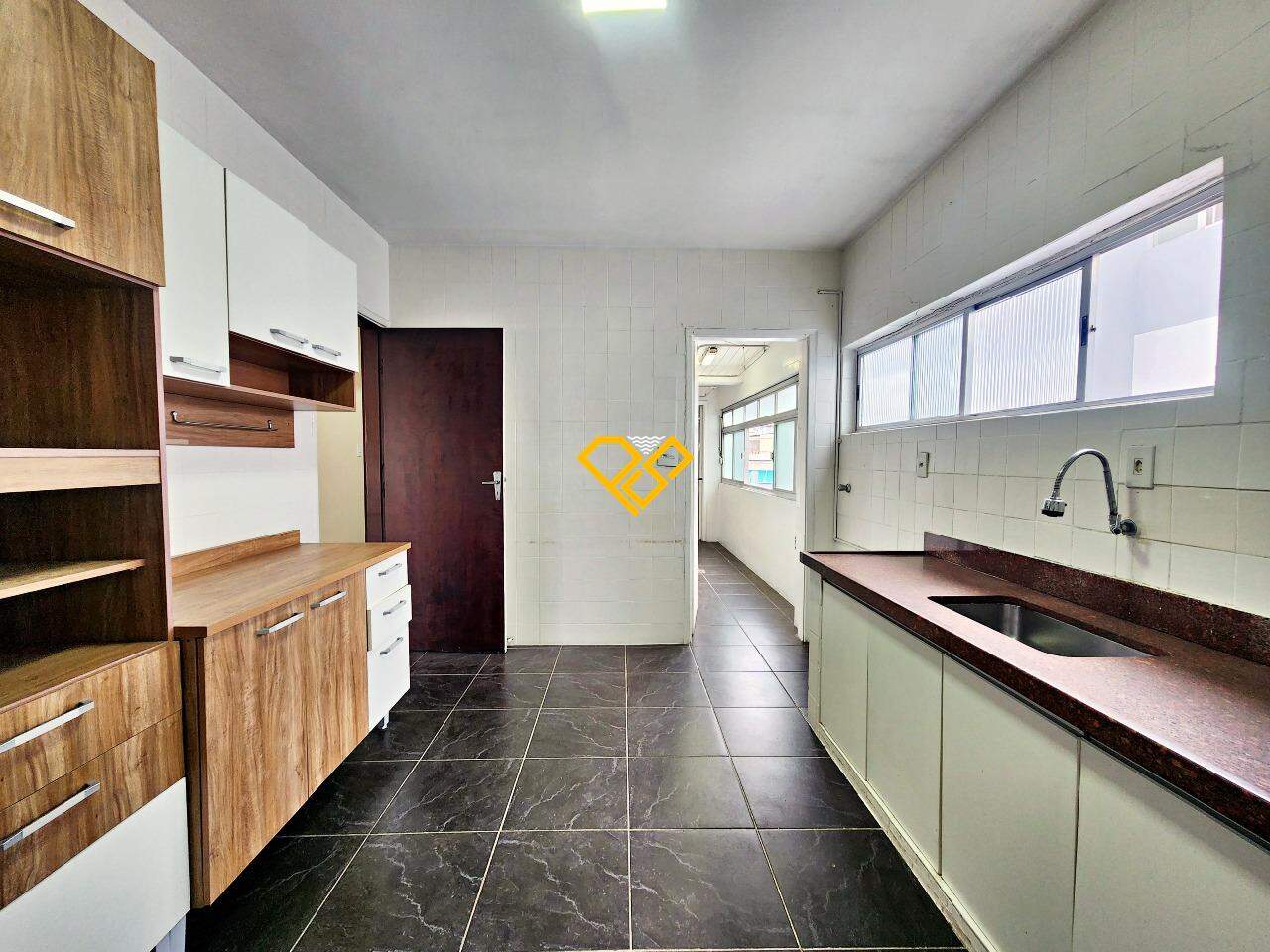 Apartamento à venda no Gonzaga: Cozinha