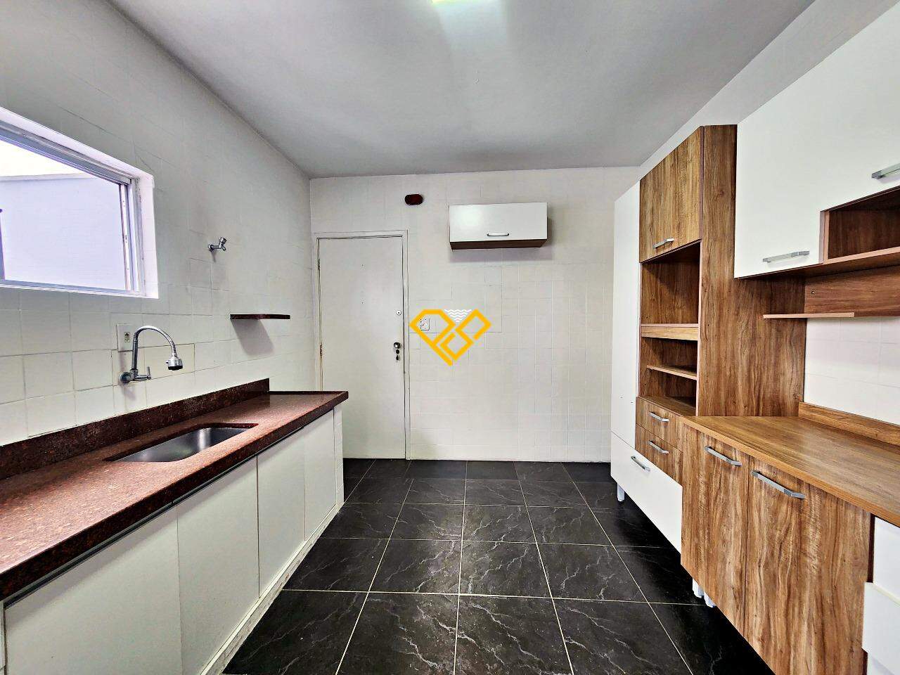 Apartamento à venda no Gonzaga: Cozinha