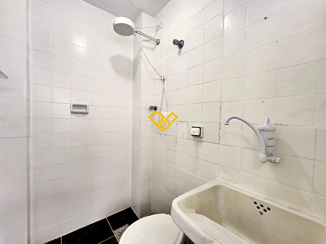 Apartamento à venda no Gonzaga: Wc de serviço