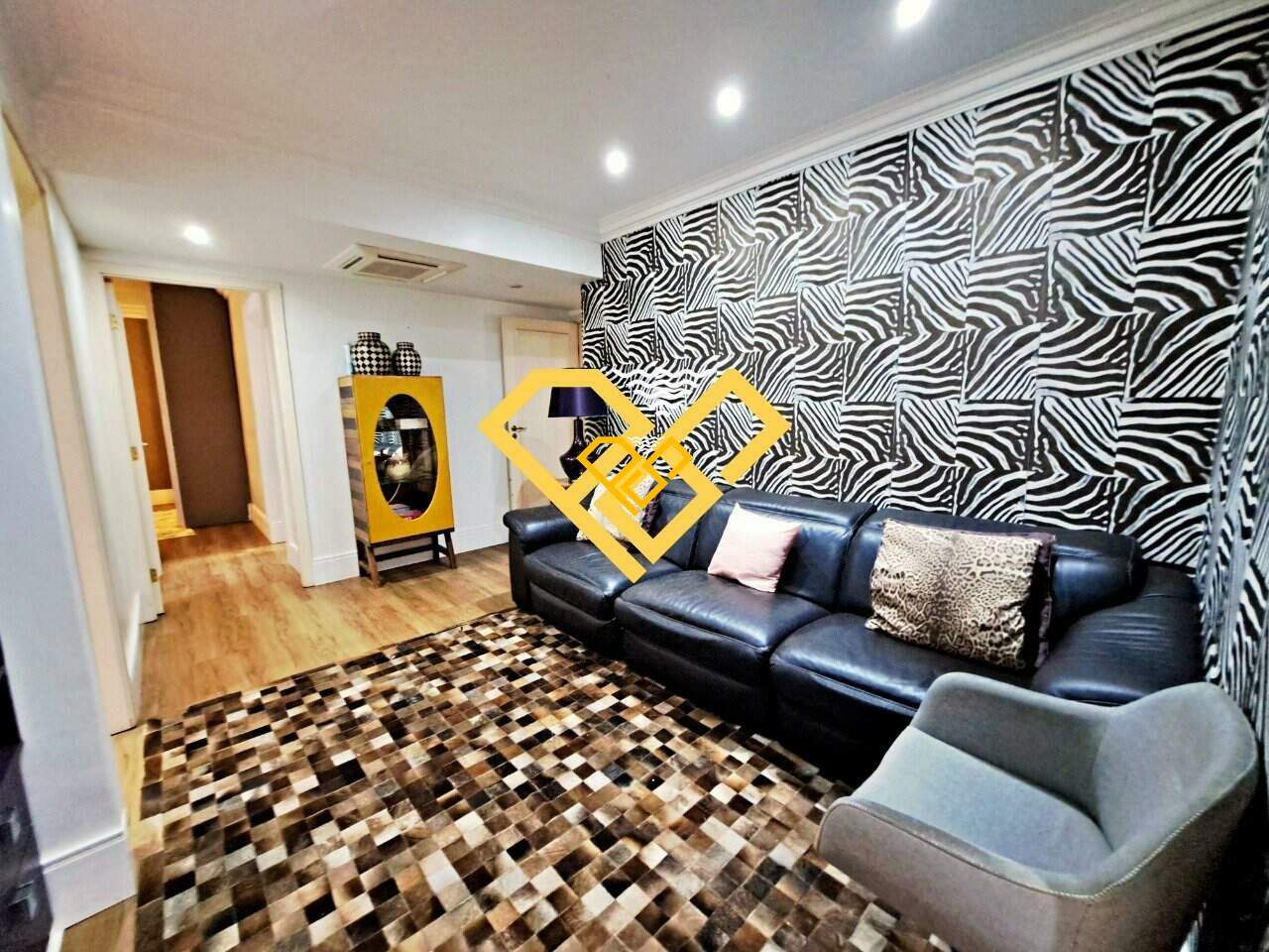 Apartamento à venda no Boqueirão: Hall da área ínima