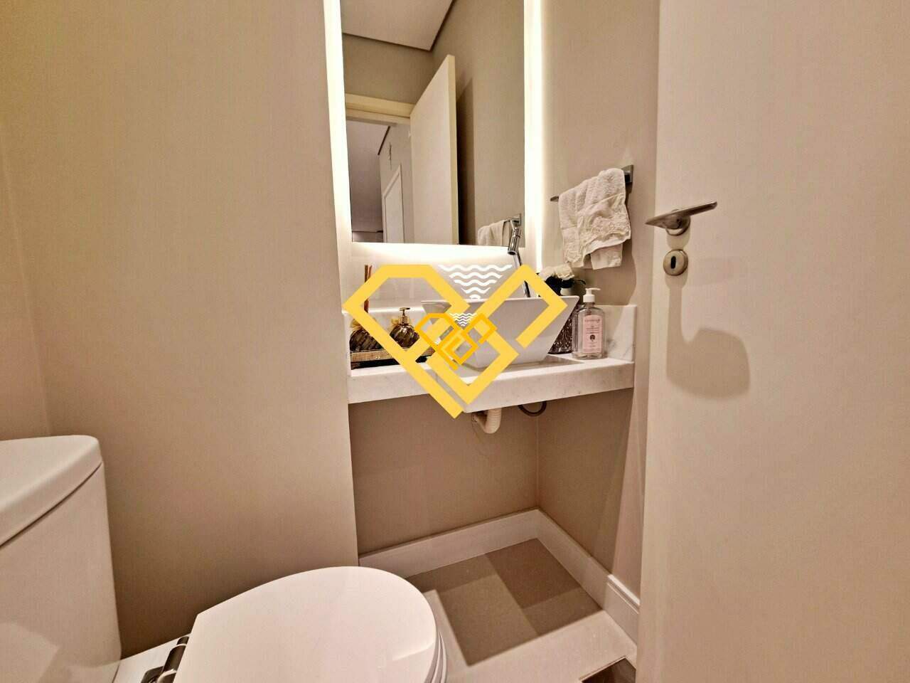 Apartamento à venda no Boqueirão: Lavabo