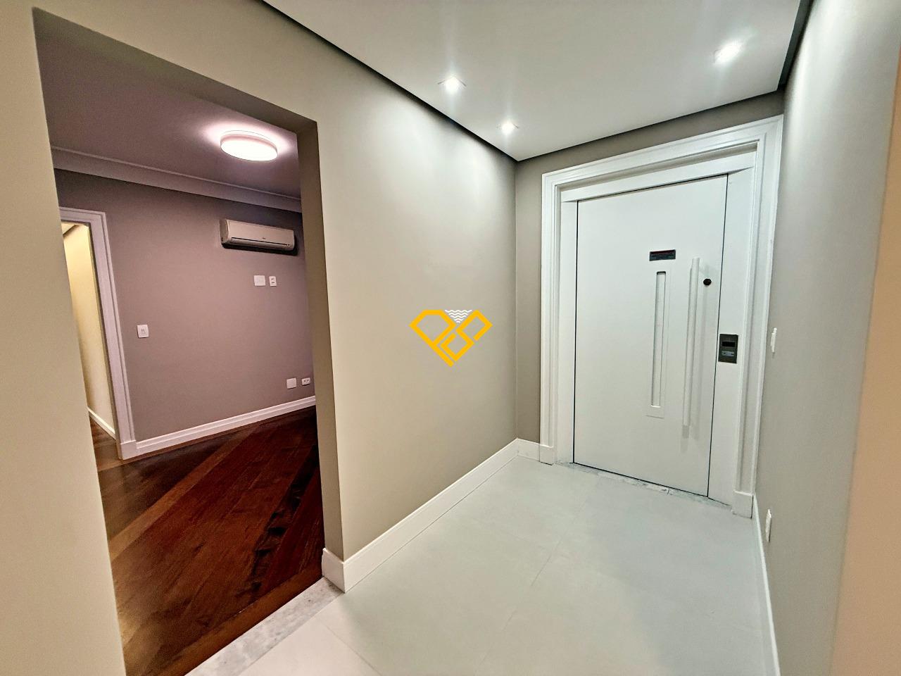 Apartamento à venda no Boqueirão: Elevador privativo