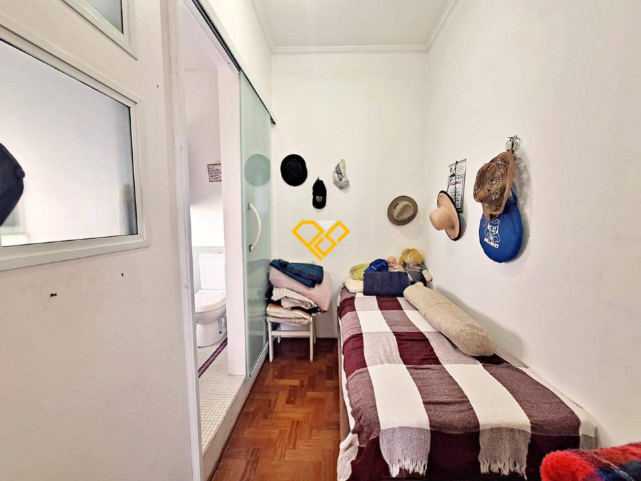 Apartamento à venda no Gonzaga: Dormitório 1 - suíte - closet