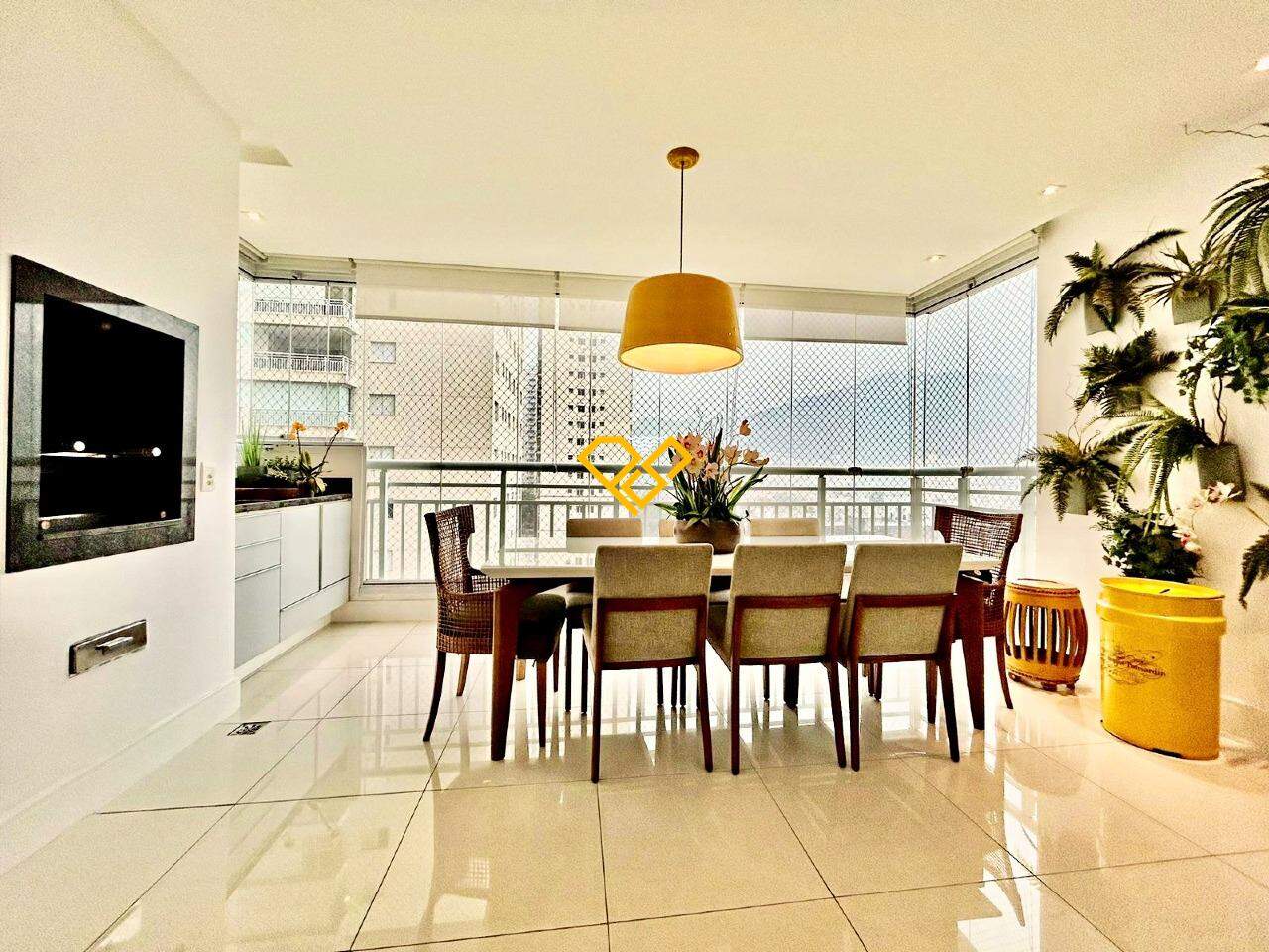 Apartamento à venda no Marapé: Varanda com churrasqueira