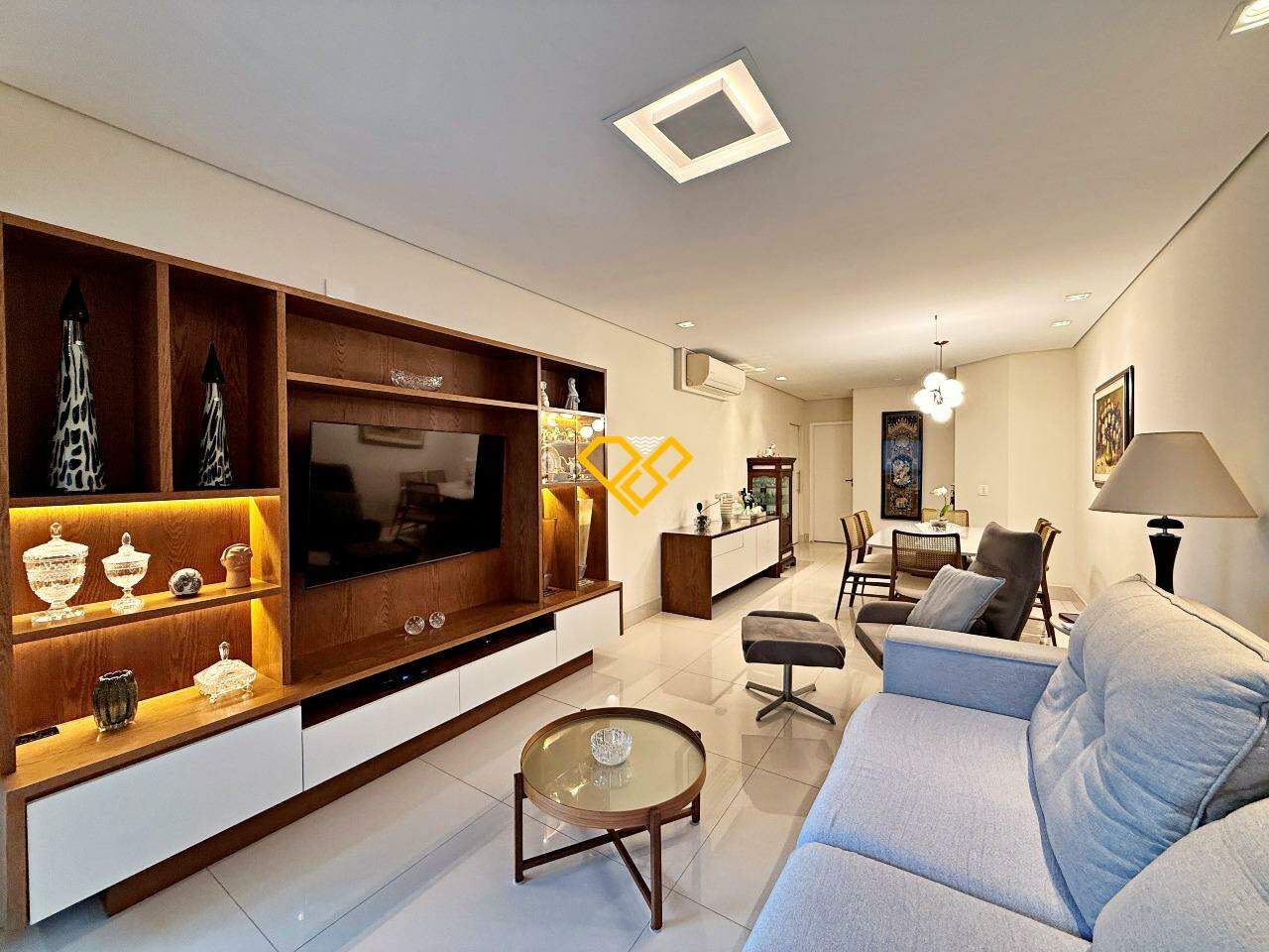 Apartamento à venda no Ponta da Praia: Sala
