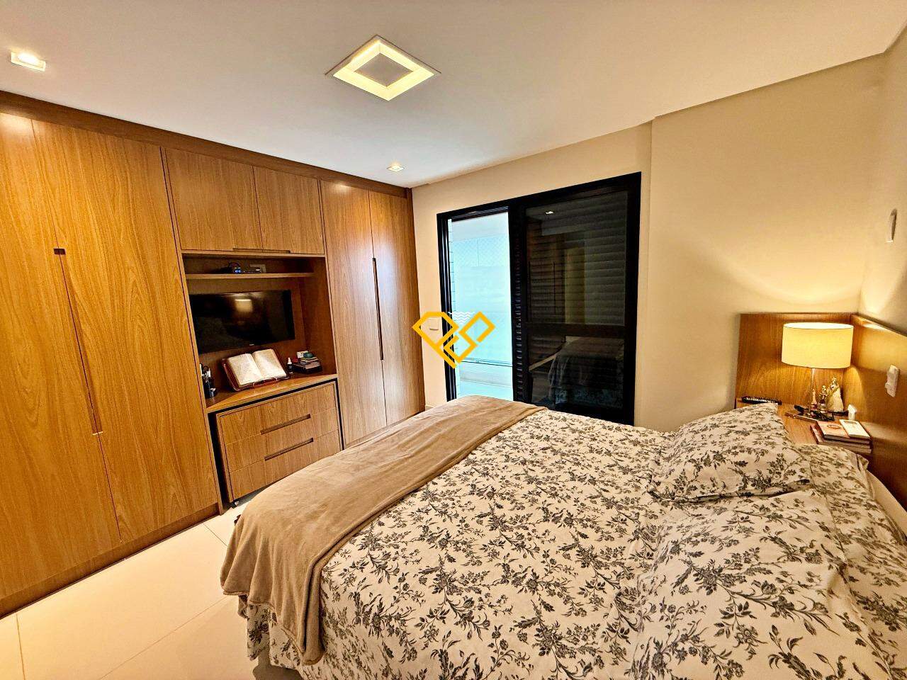 Apartamento à venda no Ponta da Praia: Suíte 1