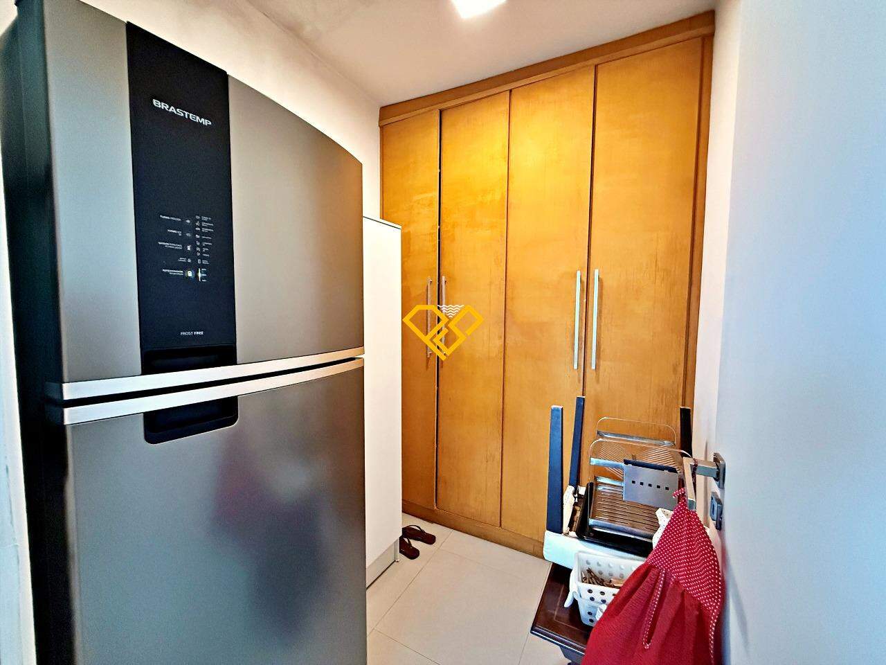 Apartamento à venda no Ponta da Praia: Dependência