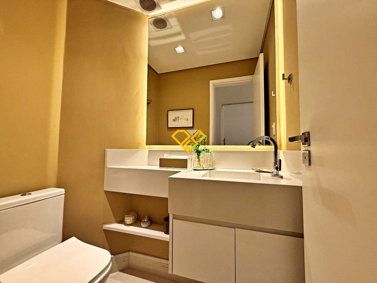 Apartamento à venda no Ponta da Praia: Lavabo
