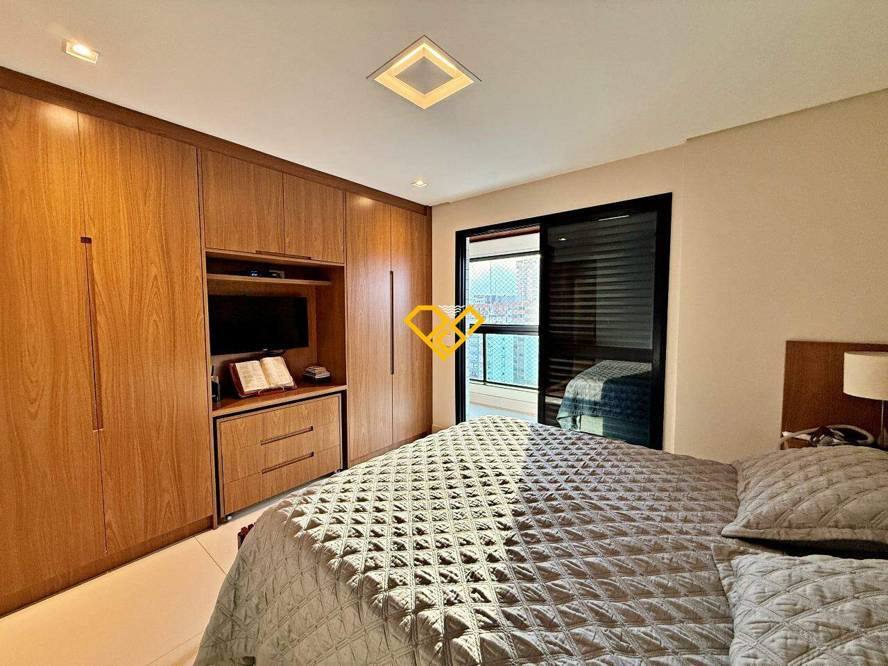 Apartamento à venda no Ponta da Praia: Suíte 1