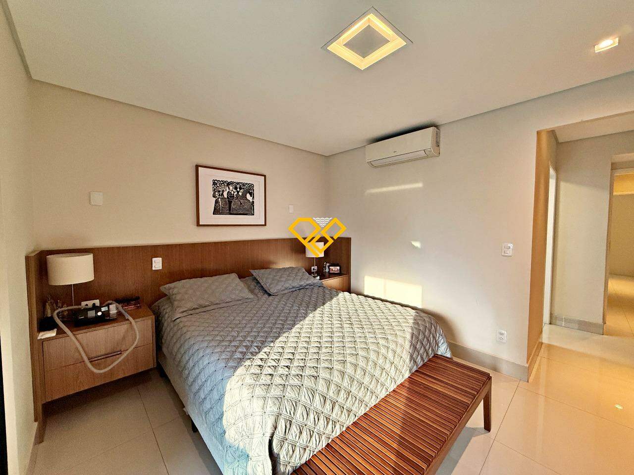 Apartamento à venda no Ponta da Praia: Suíte 1