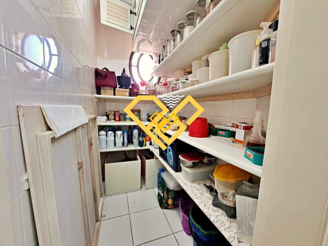 Apartamento à venda no Boqueirão: Despensa