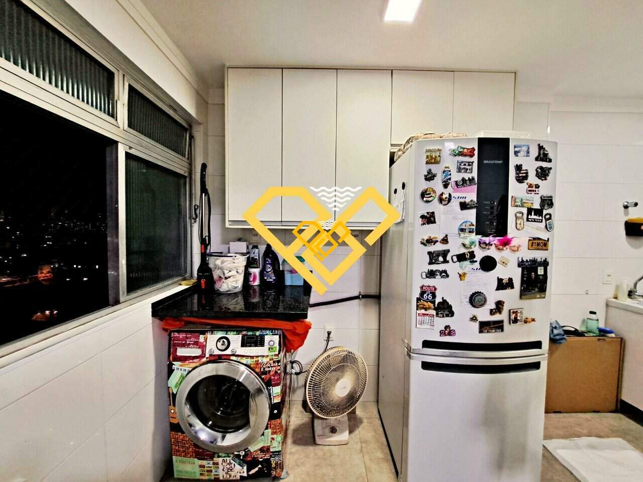 Cobertura à venda no Campo Grande: ÁRea de serviço