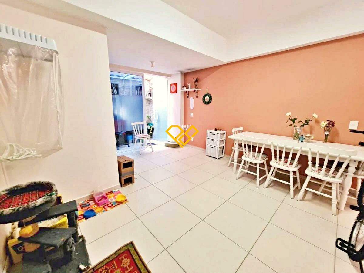Casa à venda no Gonzaga: Garagem