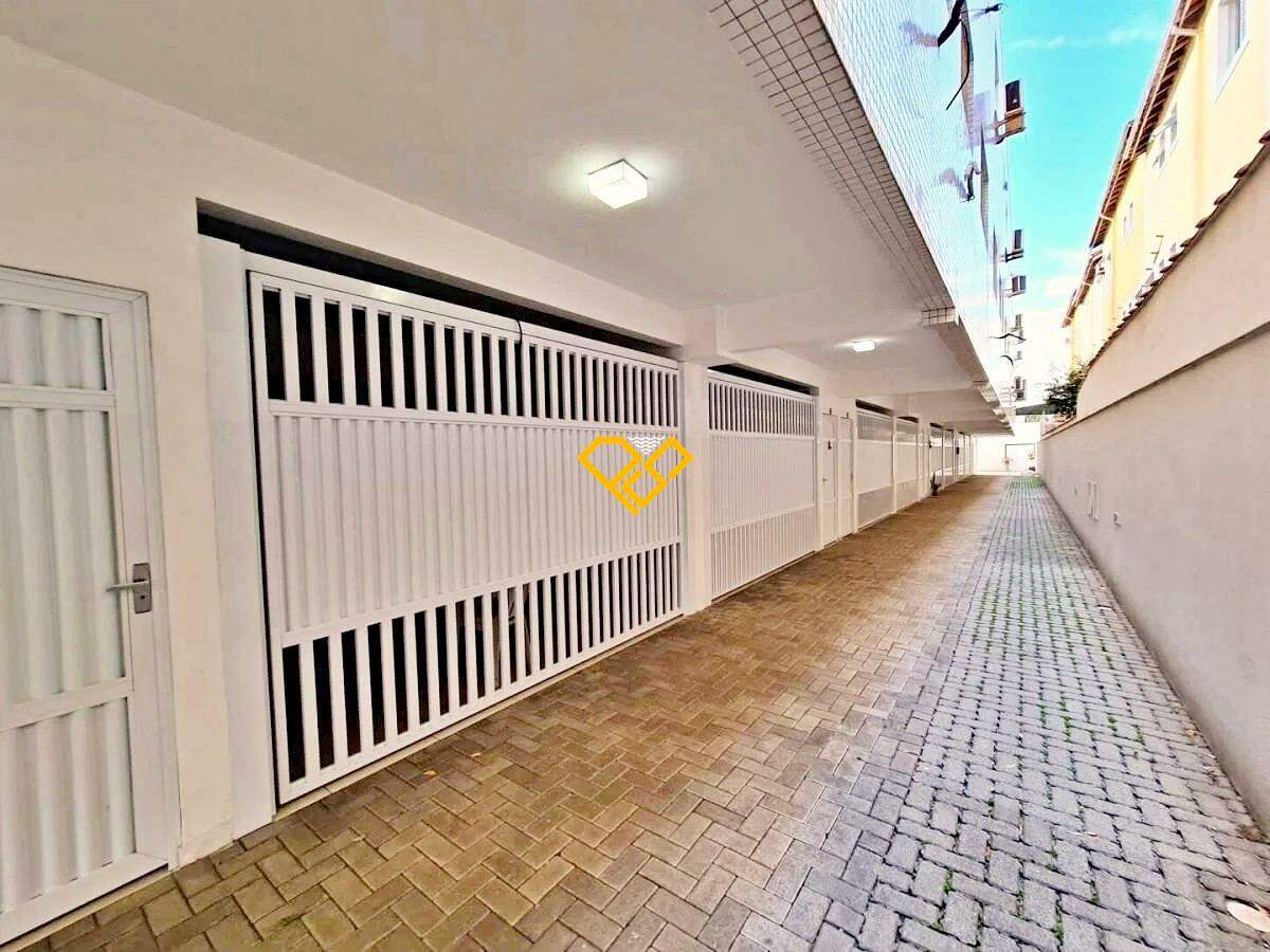Casa à venda no Gonzaga: Garagem