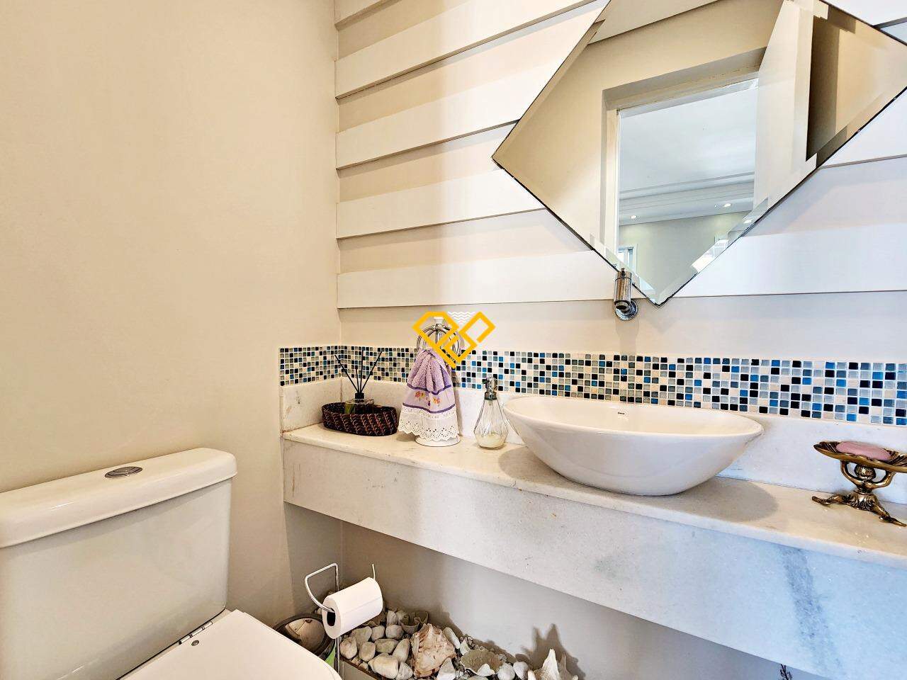 Apartamento à venda no Ponta da Praia: Lavabo