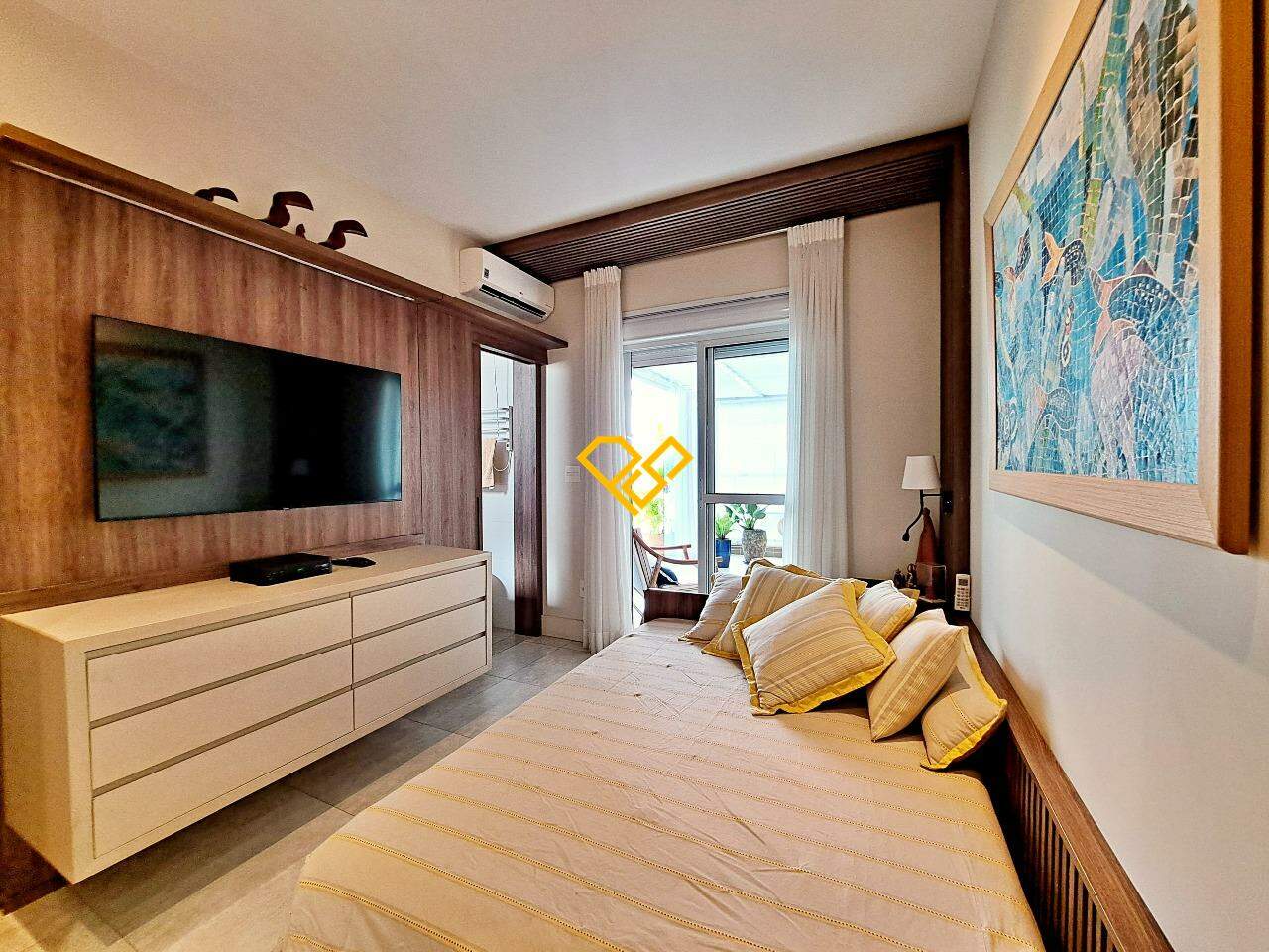 Garden à venda no Embaré: Suíte 1