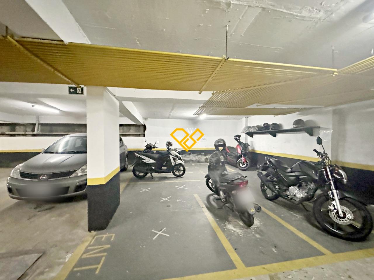 Apartamento à venda no Boqueirão: Garagem