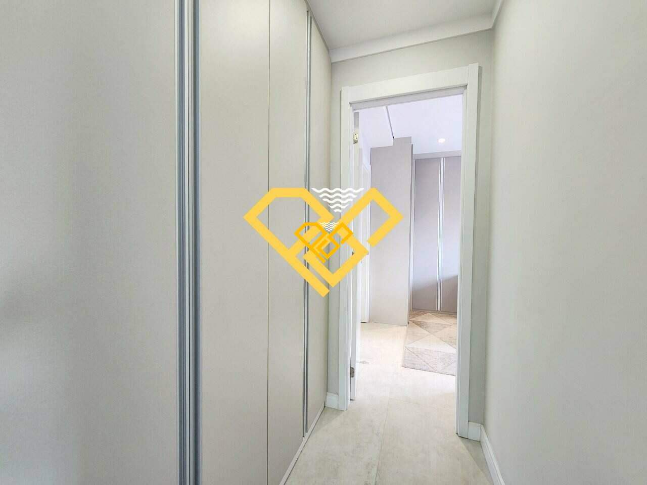 Apartamento à venda no Boqueirão: Corredor da área íntima