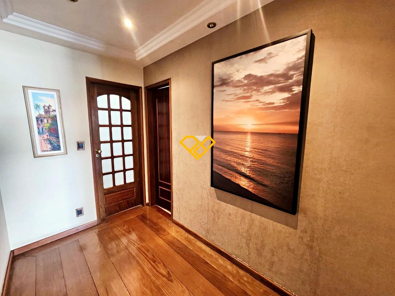 Apartamento à venda no Embaré: Hall de entrada