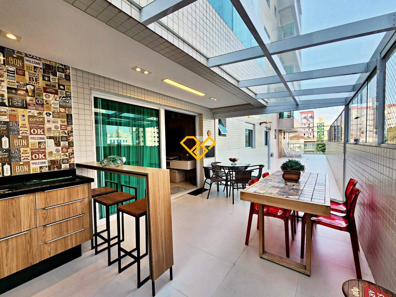 Garden à venda no Embaré: Varanda com churrasqueira