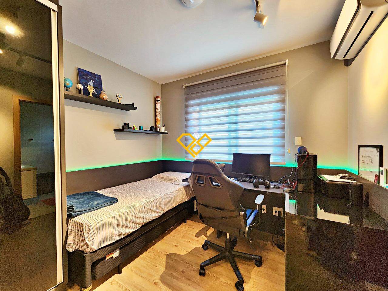 Garden à venda no Embaré: Suíte 1