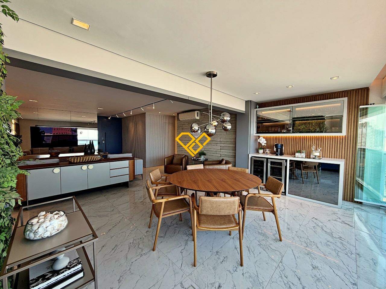Apartamento à venda no Boqueirão: Varanda com churrasqueira