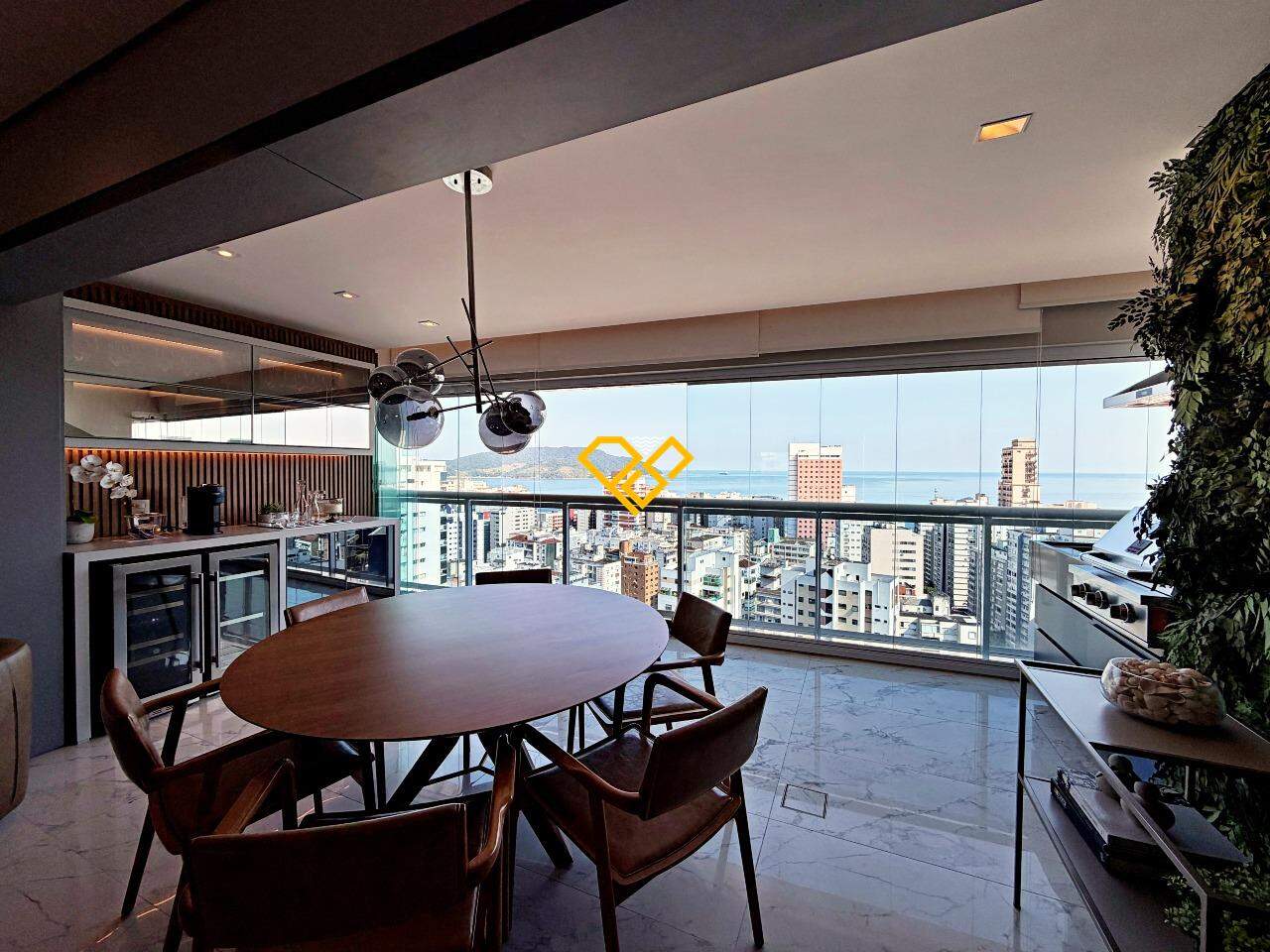 Apartamento à venda no Boqueirão: Varanda com churrasqueira
